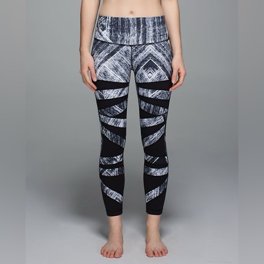 Lululemon women wunder under pant roll down Multicolor White/black